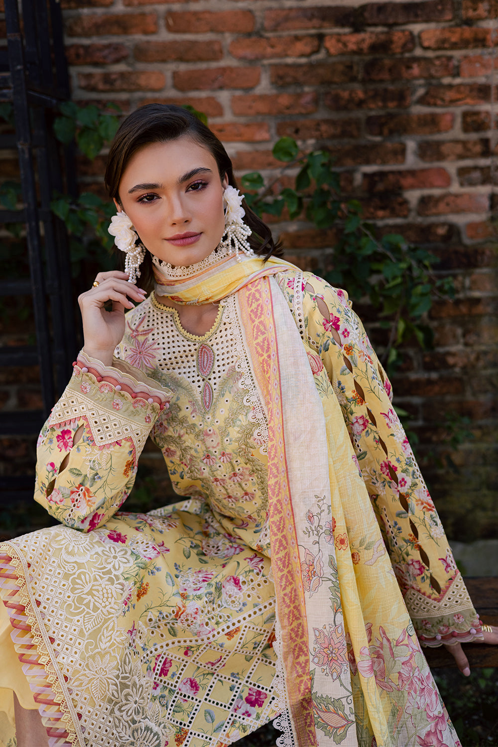 ZEHRAAYE (AV-09) Lawn Pakistani Summer Dresses - aabyaan - 3
