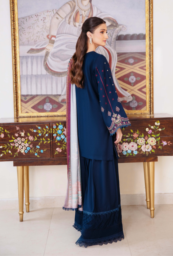 Serene - D06 Premium Fabric Pakistani Winter Dresses - Humdum - 3