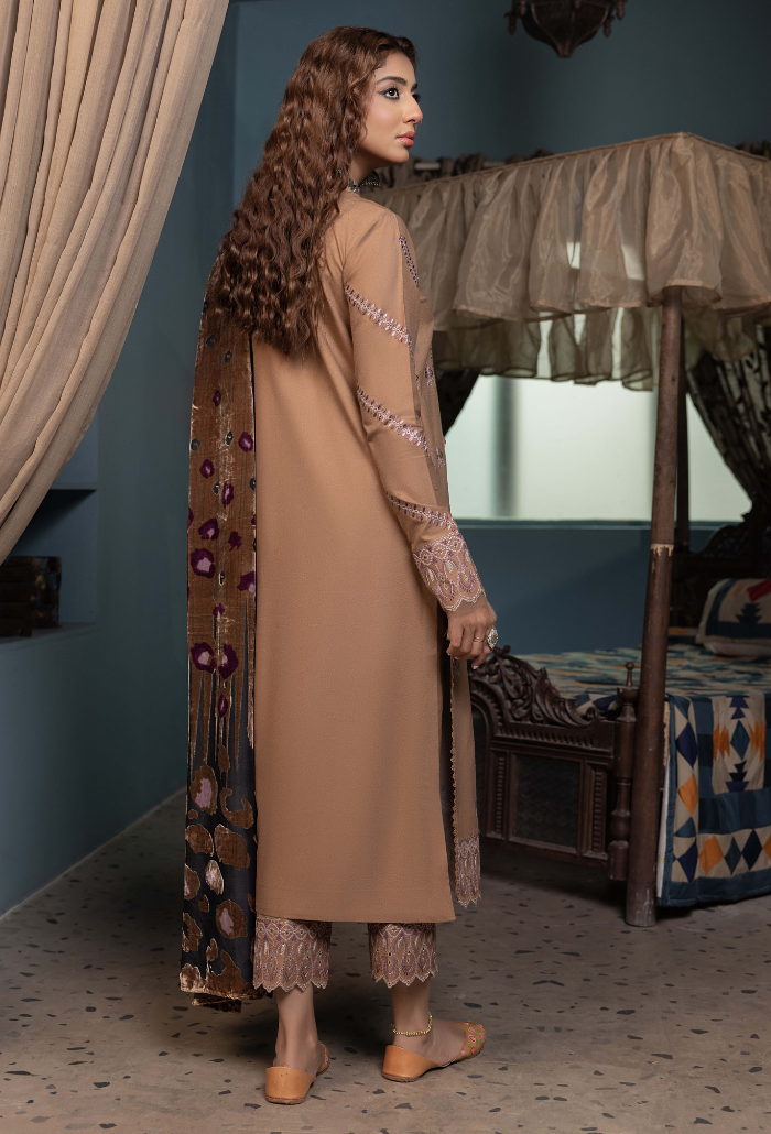 ZOUQ - D06 Premium Fabric Pakistani Winter Dresses - Humdum - 3