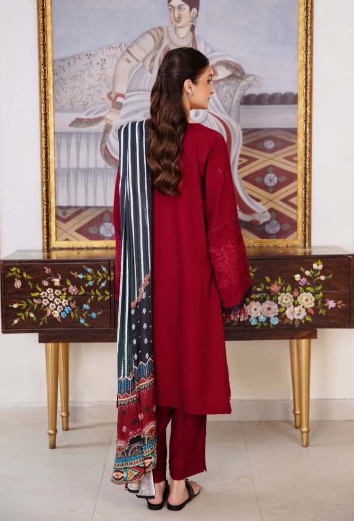 Serene - D05 Premium Fabric Pakistani Winter Dresses - Humdum - 3