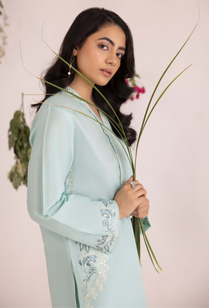 Pret 2 - D05 Lawn Pakistani Summer Dresses - Humdum - 4