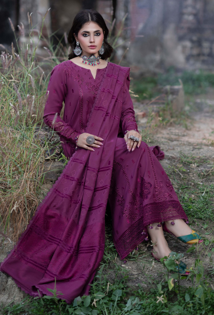 Khumar - D05 Organza Pakistani Winter Dresses - Humdum - 4
