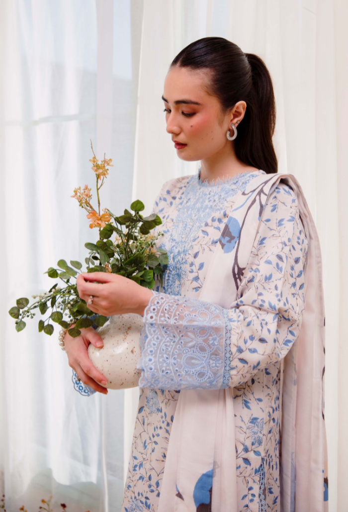 LAYLA - D05 Organza Pakistani Winter Dresses - Humdum - 4