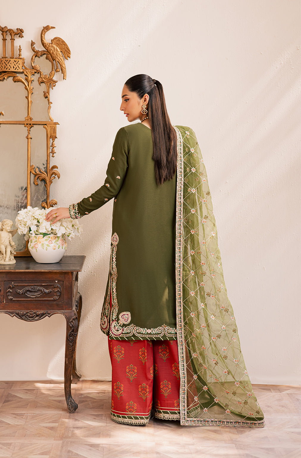 ORAYA Luxury Pakistani Fashion