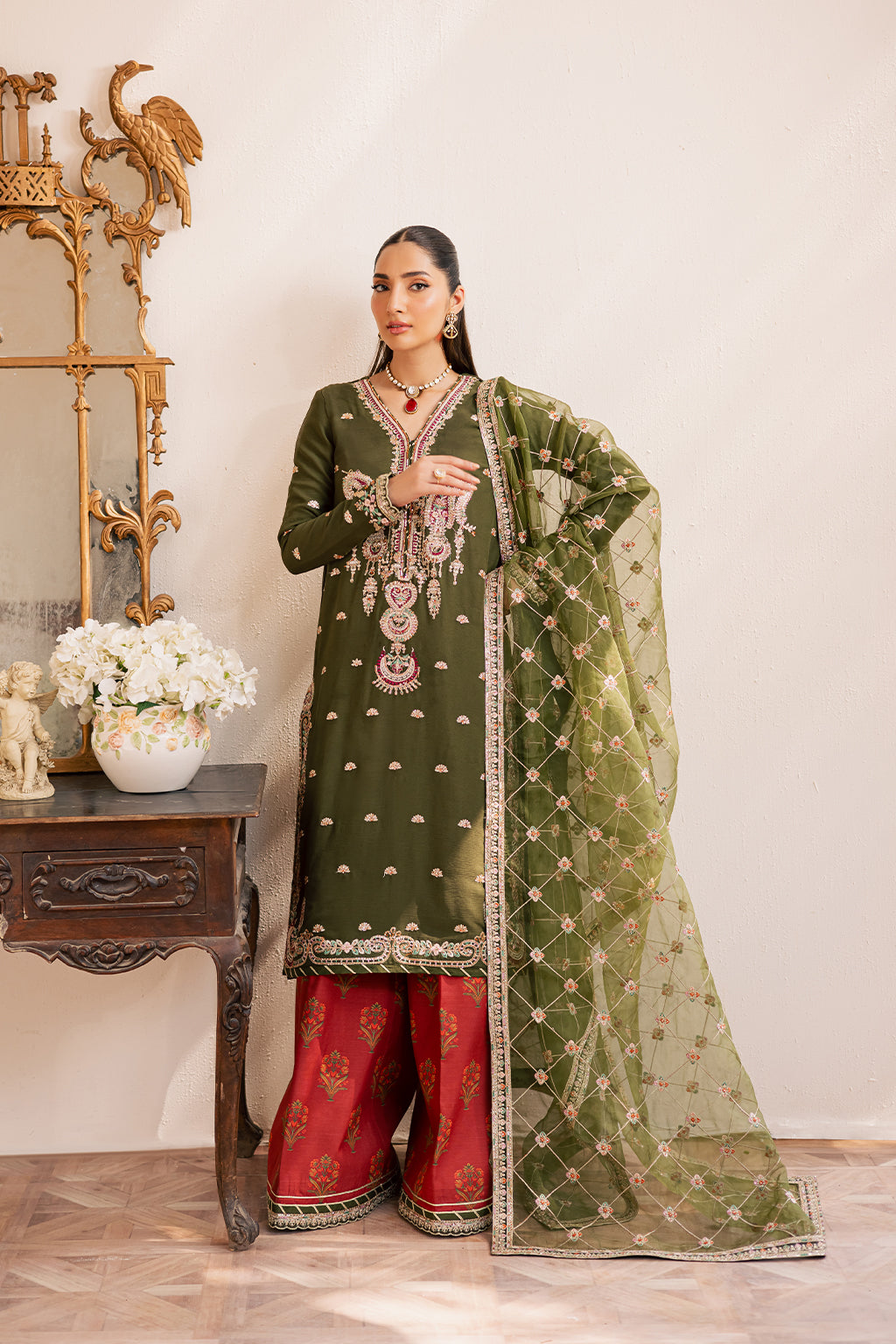 ORAYA Luxury Pakistani Fashion