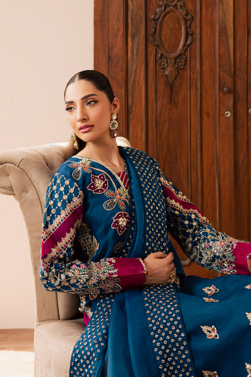 AVOIR Luxury Pakistani Fashion