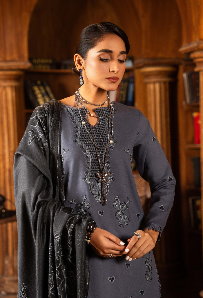 Aaima - D06 Jacquard Pakistani Winter Dresses - Humdum - 4