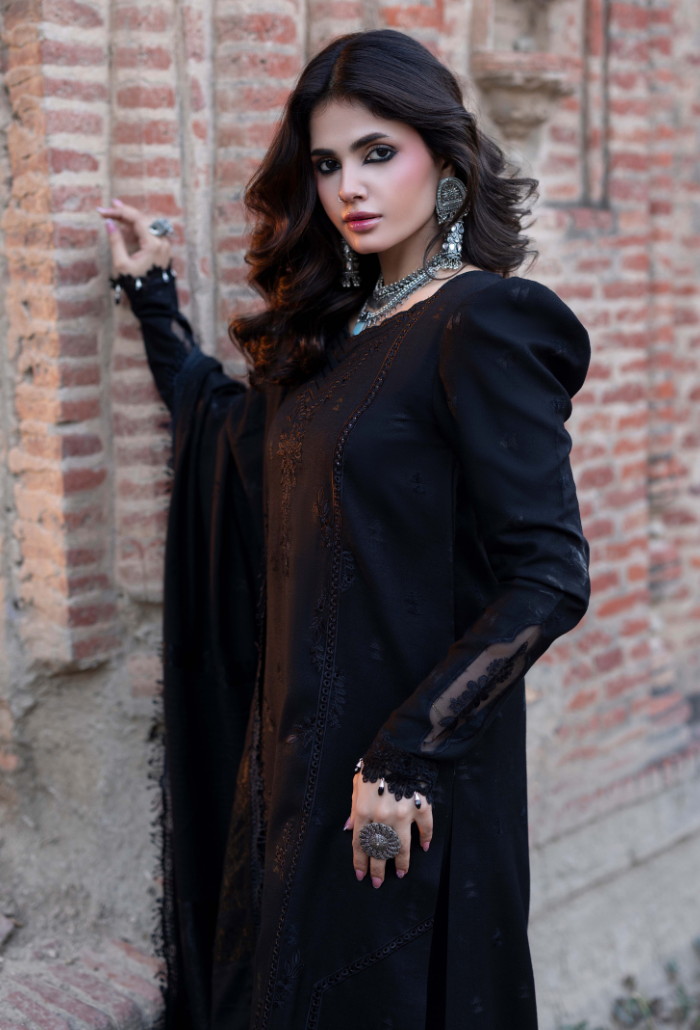 Khumar - D01 Organza Pakistani Winter Dresses - Humdum - 4