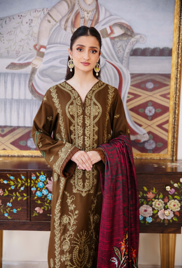 Serene - D04 Premium Fabric Pakistani Winter Dresses - Humdum - 4