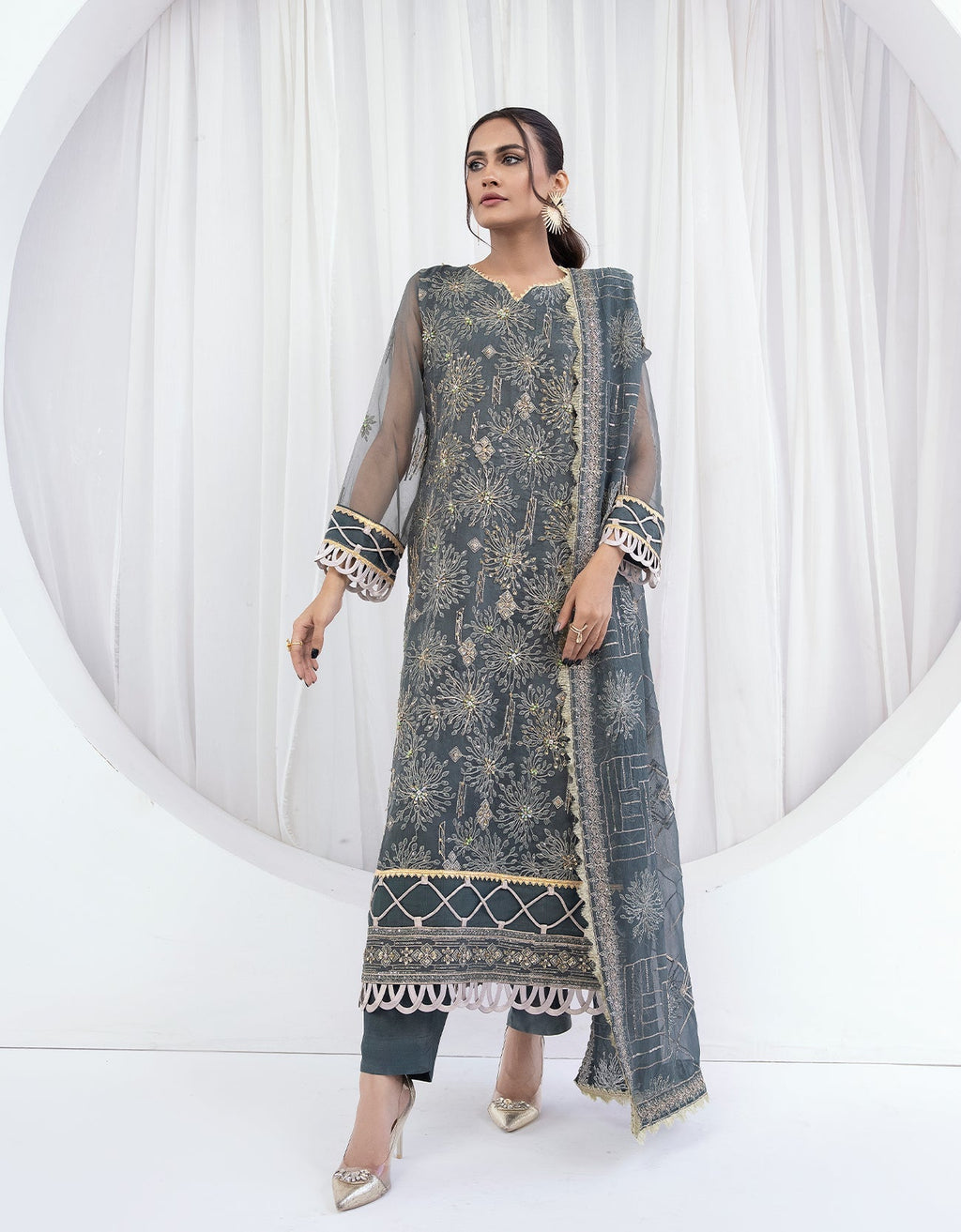 Al 06 Embroidered Pakistani Dress