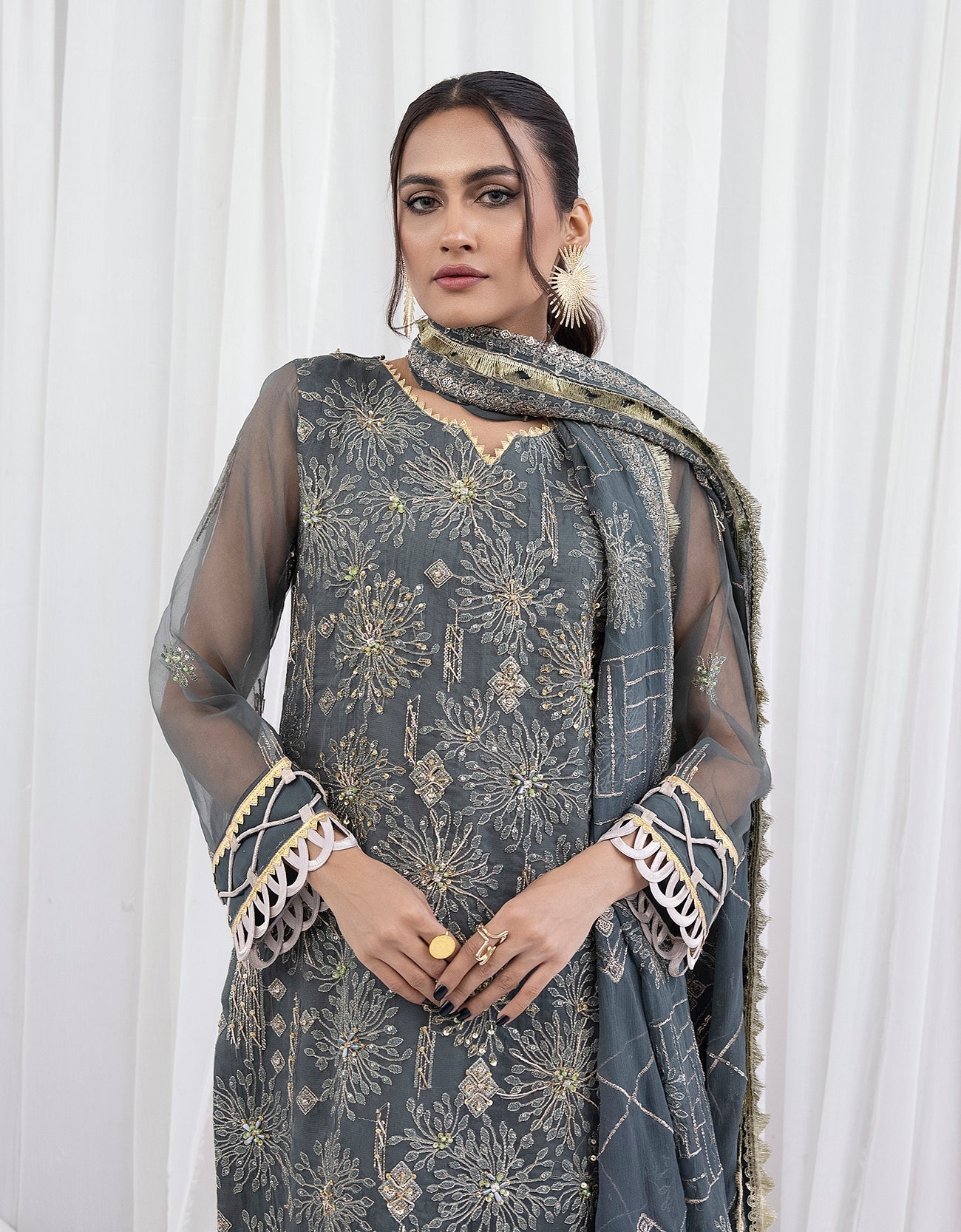 Al 06 Embroidered Pakistani Dress