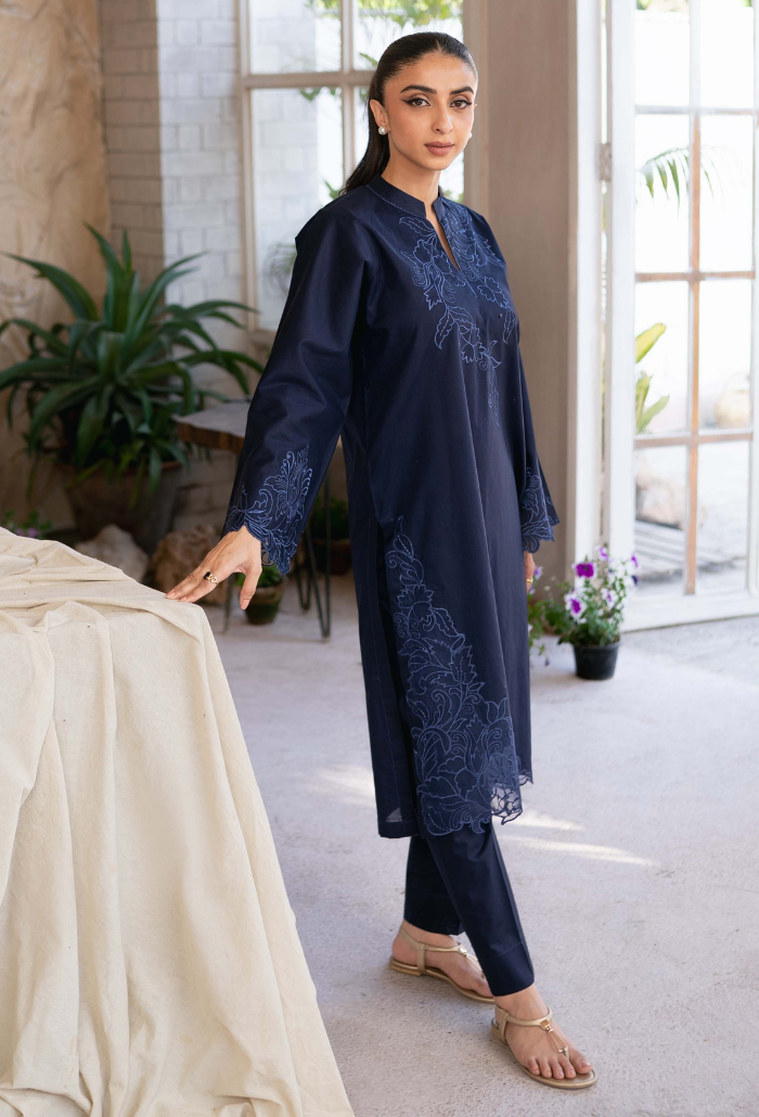 Pret-D05 Lawn Pakistani Summer Dresses - Humdum - 3
