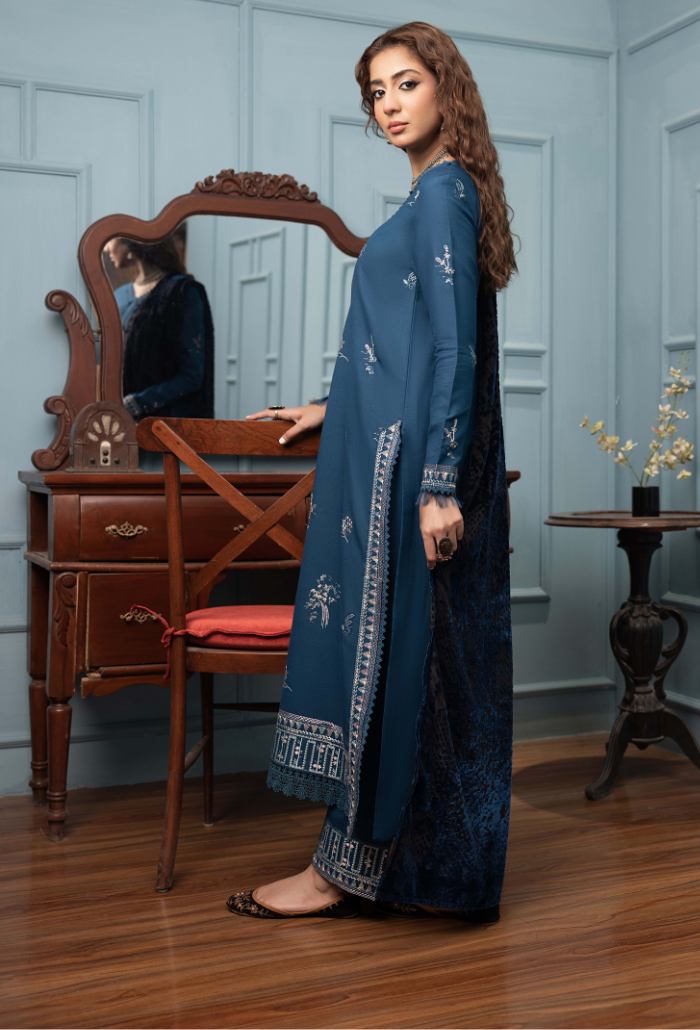 ZOUQ - D04 Premium Fabric Pakistani Winter Dresses - Humdum - 2