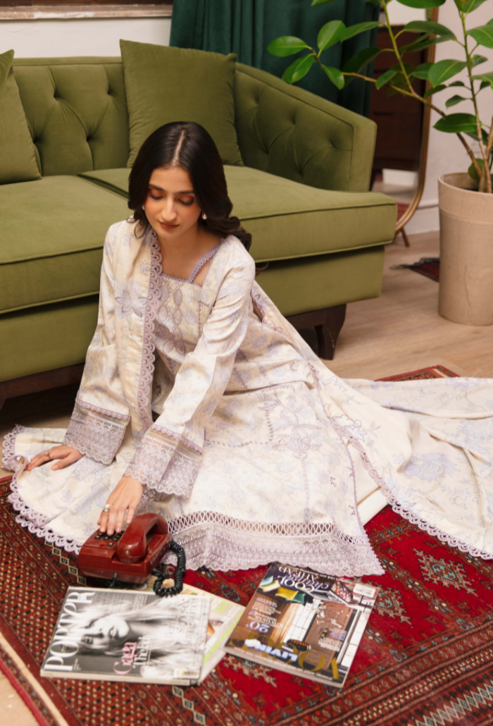 LAIBA - D05 Organza Pakistani Winter Dresses - Humdum - 3