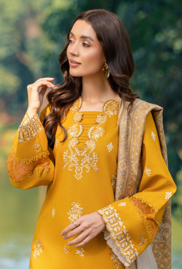 Onora - D02 Jacquard Pakistani Winter Dresses - Humdum - 4