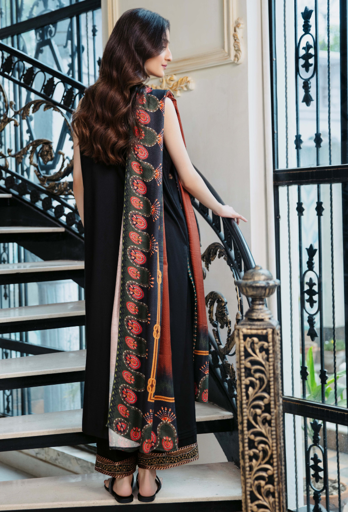 Serene - D03 Premium Fabric Pakistani Winter Dresses - Humdum - 3