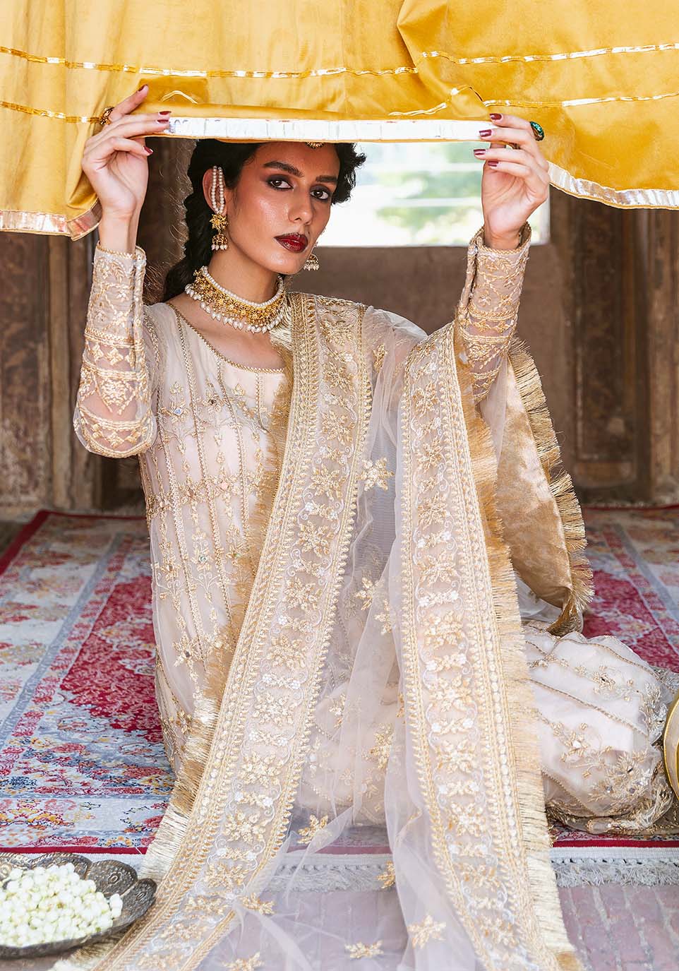 Naaz (ناز)