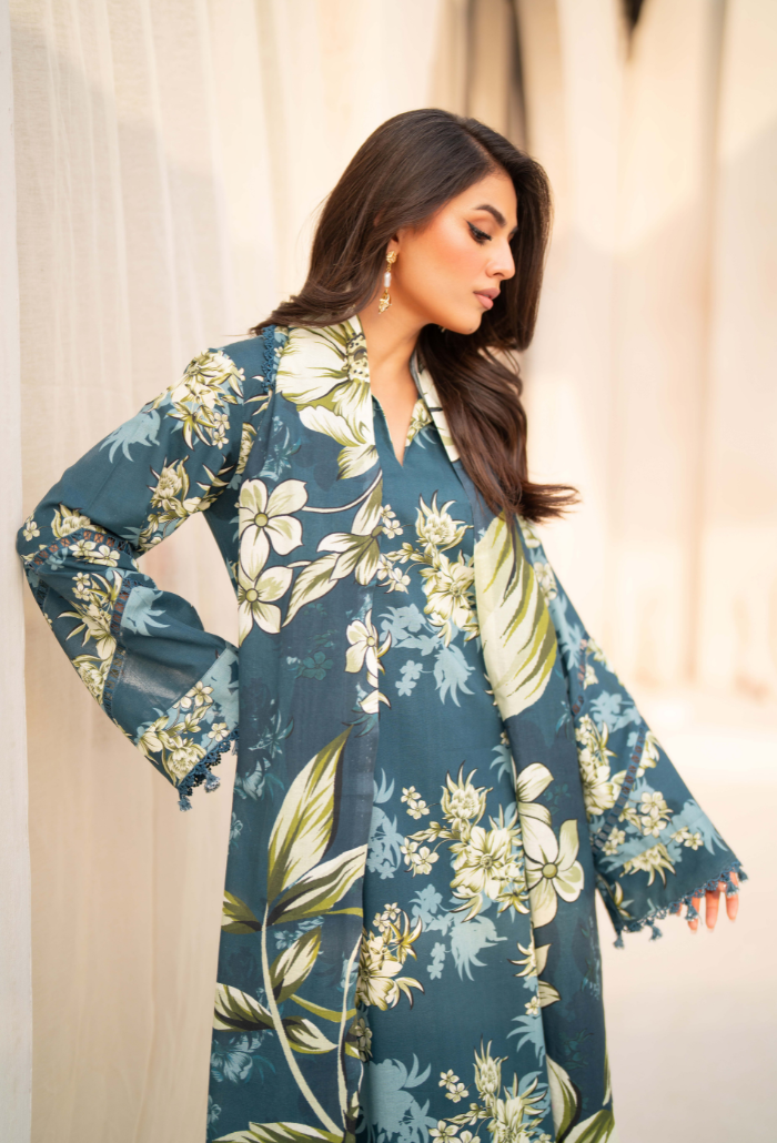 La vie - D05 Khaddar Pakistani Winter Dresses - Humdum - 3