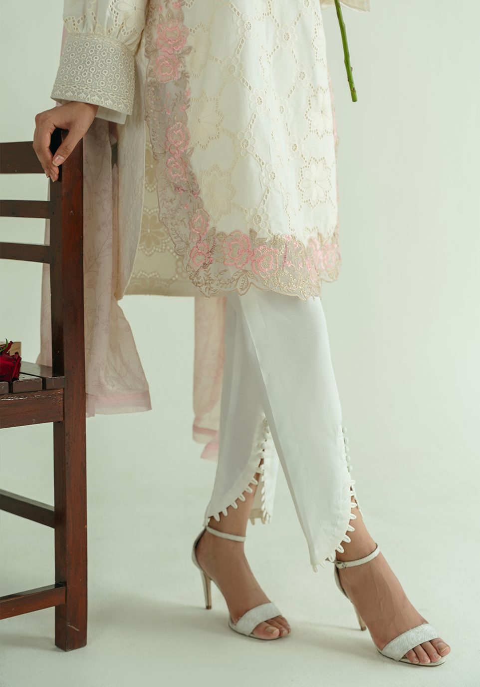 IVORY POISE