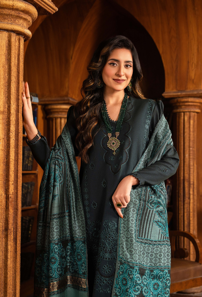 Aaima - D01 Jacquard Pakistani Winter Dresses - Humdum - 4