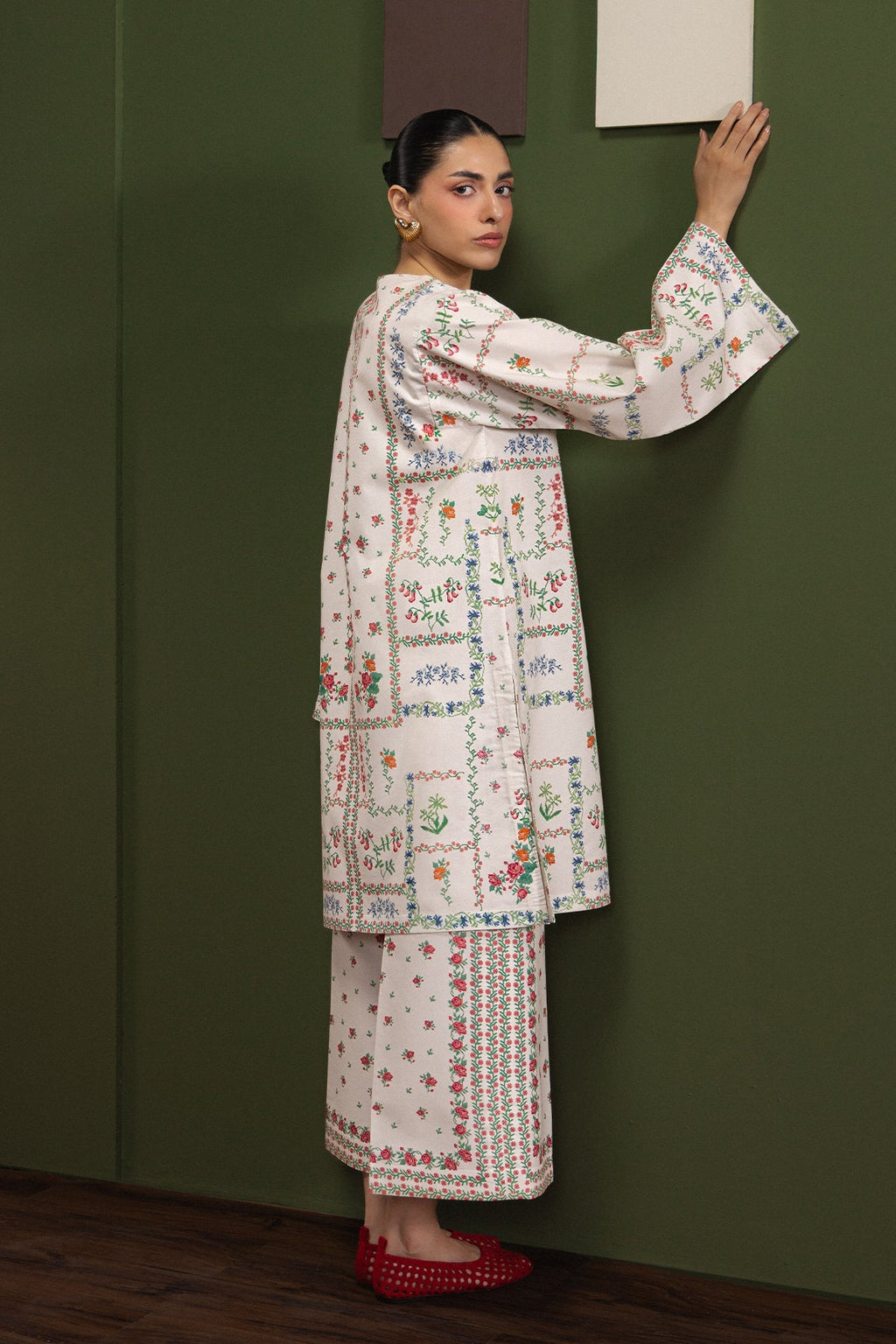 Rosy Picnic Cambric Pakistani Summer Dresses - Afrozeh - 2