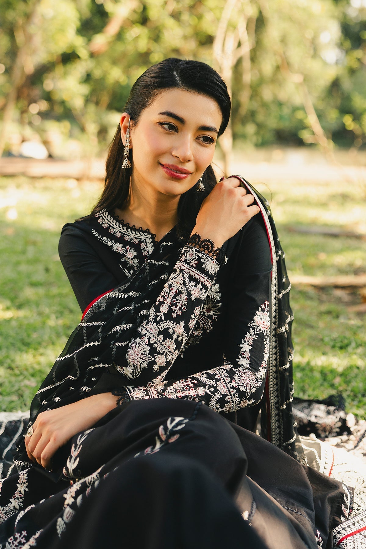 Parizaad Chiffon Pakistani Summer Dresses - Afrozeh - 5
