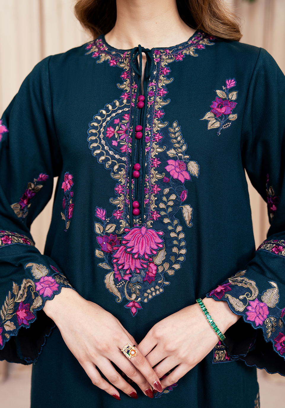 FLORAL NOIR