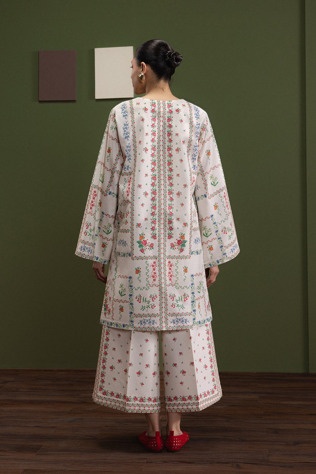 Rosy Picnic Cambric Pakistani Summer Dresses - Afrozeh - 4