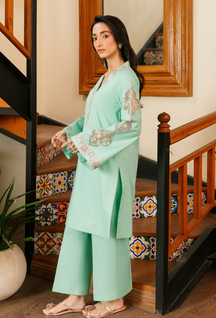 Spring Pret Vol-2 - D06 Lawn Pakistani Summer Dresses - Humdum - 2