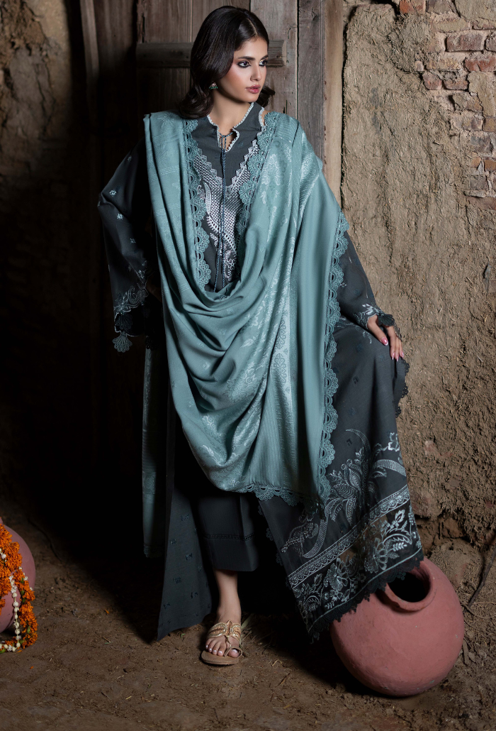 Khumar - D03 Organza Pakistani Winter Dresses - Humdum - 3