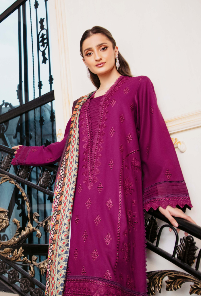 Serene - D07 Premium Fabric Pakistani Winter Dresses - Humdum - 4