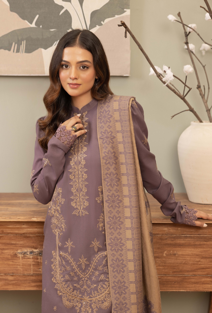 Carvan-D09 Premium Fabric Pakistani Winter Dresses - Humdum - 4