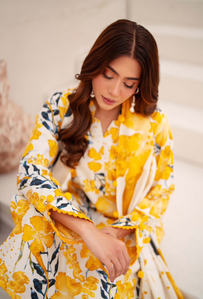 La vie - D02 Khaddar Pakistani Winter Dresses - Humdum - 4