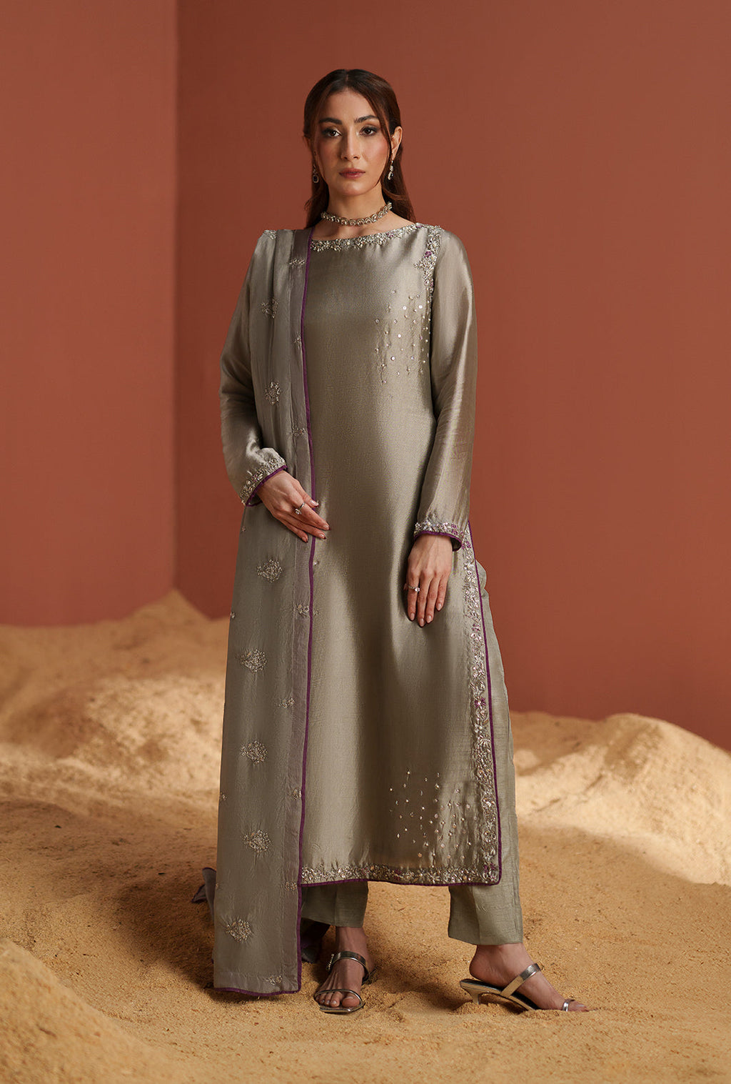 Elara Luxury Pakistani Fashion