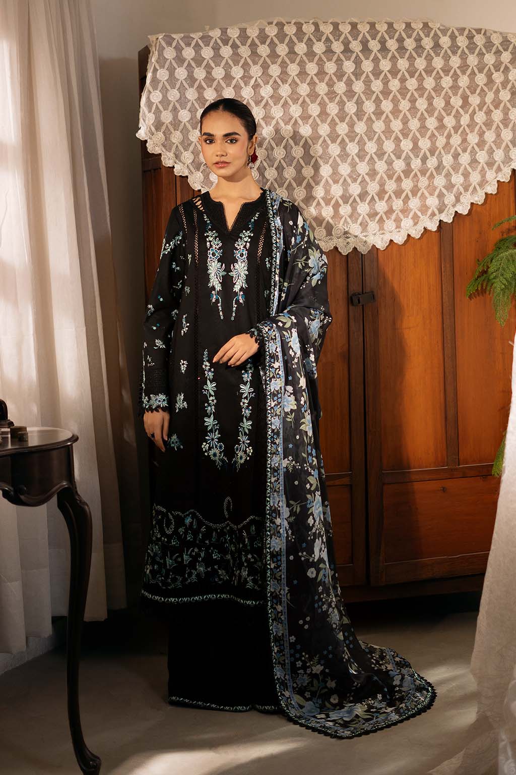 Mahzadi Luxury Pakistani Fashion
