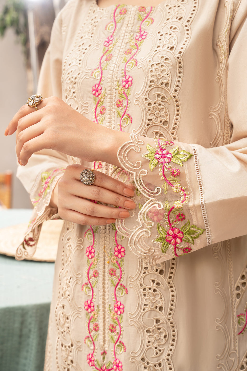 Zigana Premium Fabric Pakistani Winter Dresses - Sahiba-clothing - 7