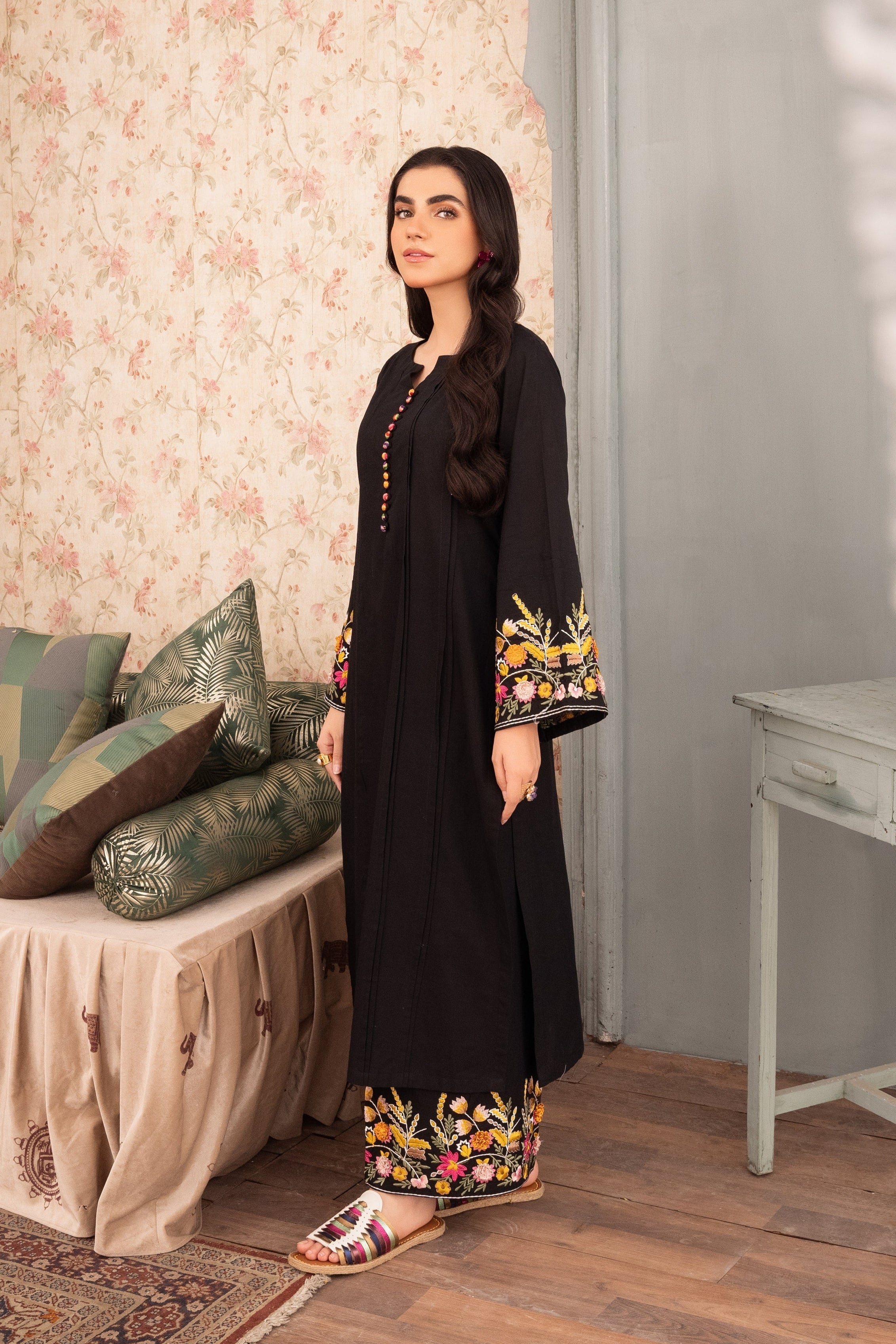 Gulejahan - Black Premium Fabric Pakistani Winter Dresses - Sahiba-clothing - 6