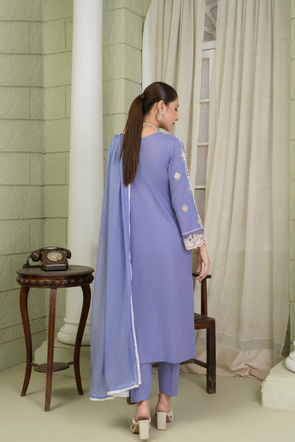 Alyame - Lilac Premium Fabric Pakistani Winter Dresses - Sahiba-clothing - 6