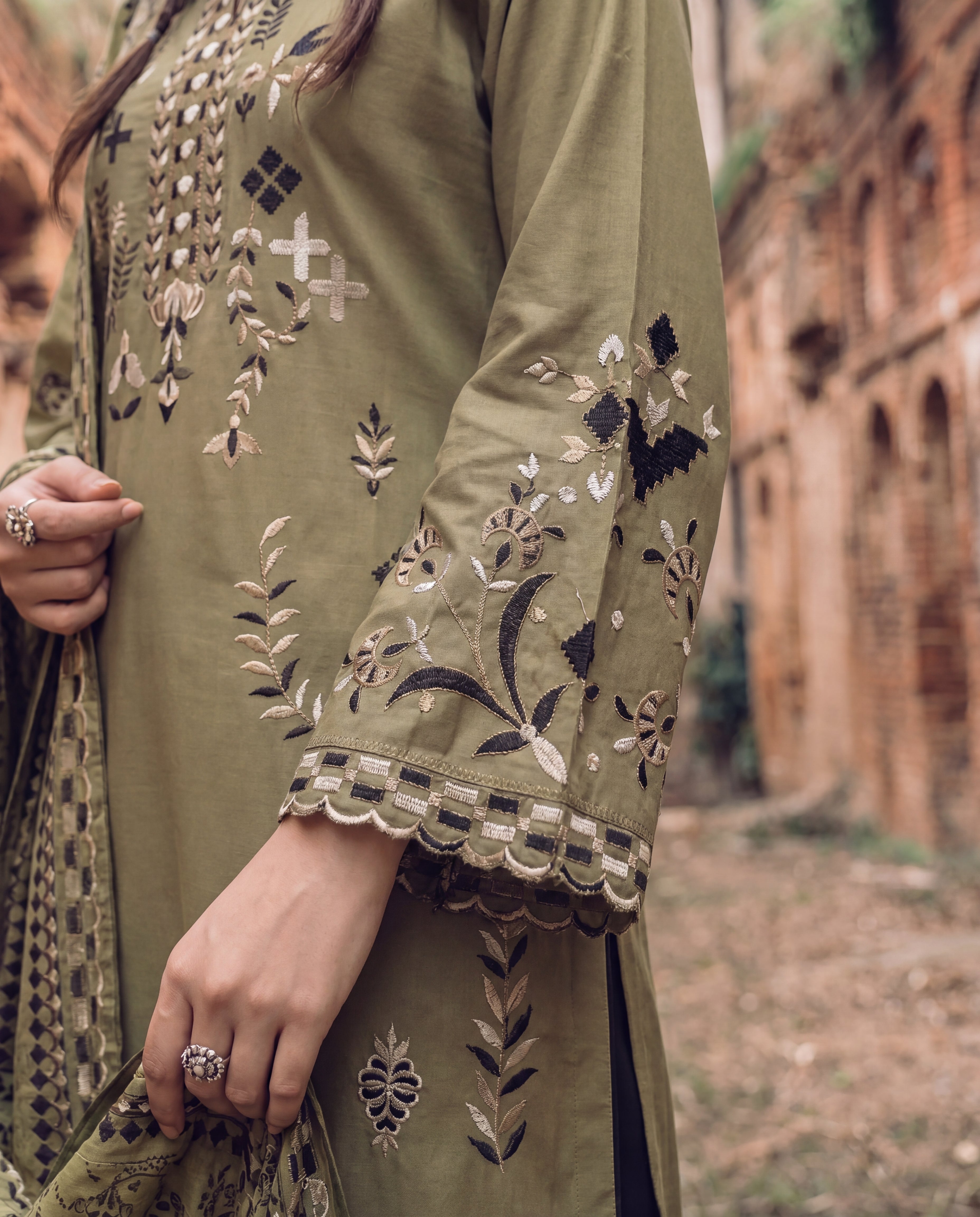 Ishwa Premium Fabric Pakistani Summer Dresses - Sahiba-clothing - 3