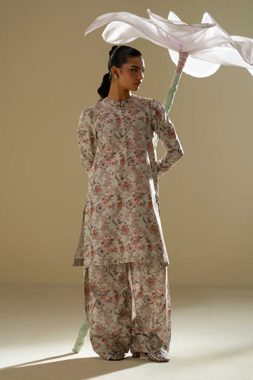 Reni Lawn Pakistani Casuals Dresses - Akbar Aslam - 5