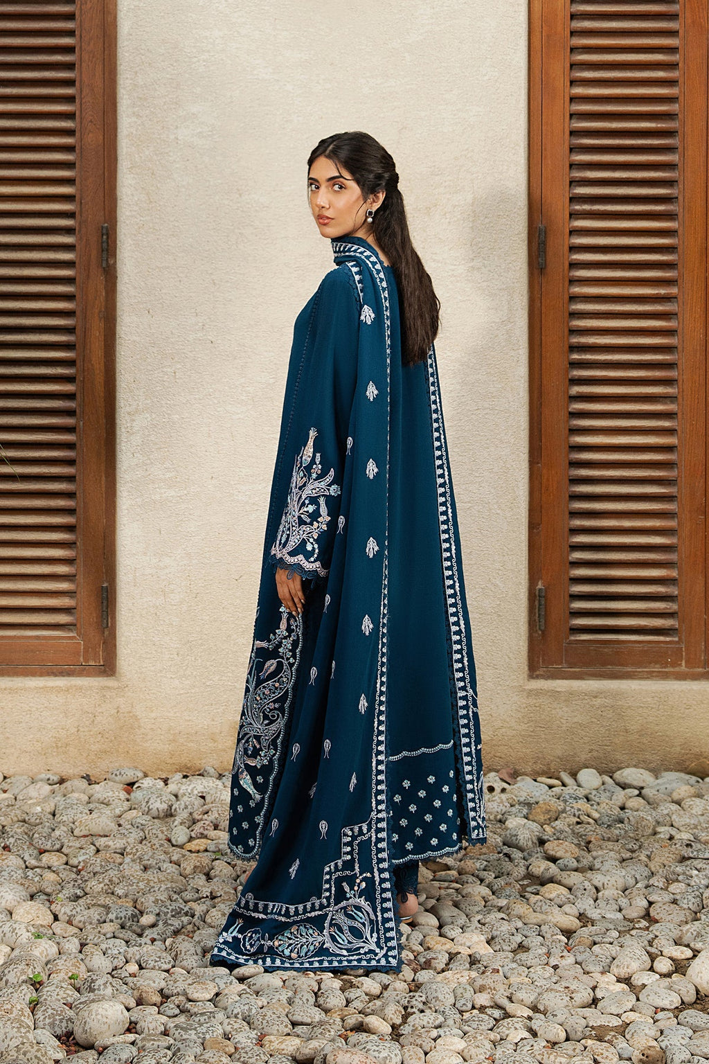 Niora Velvet Pakistani Winter Dresses - Afrozeh - 2